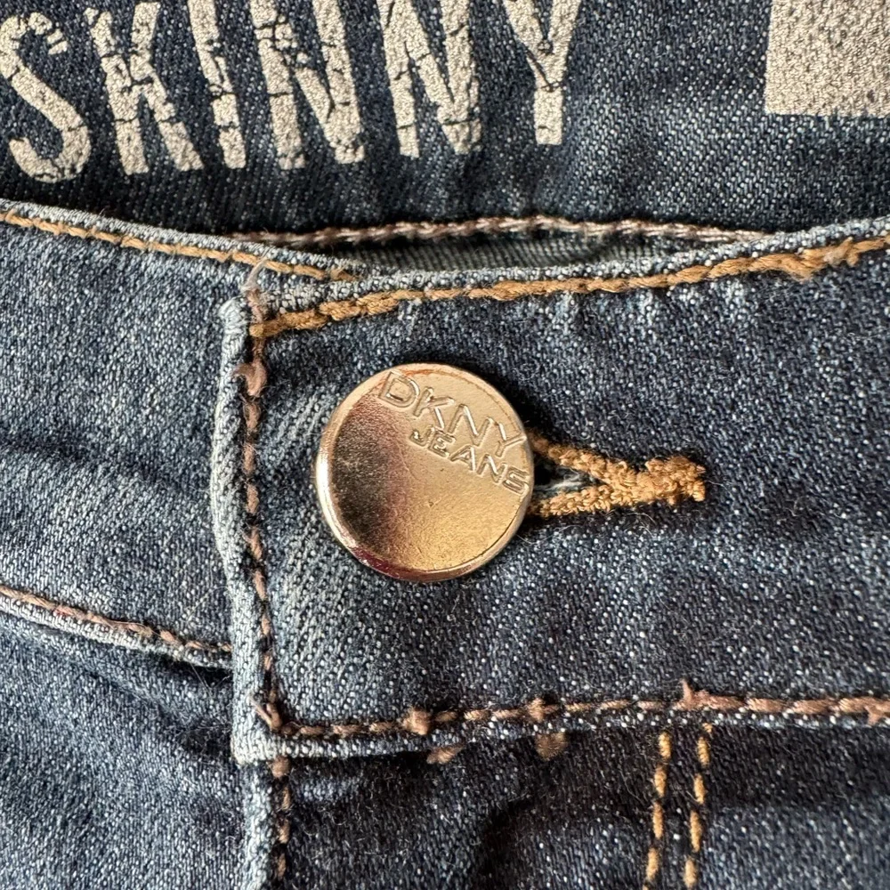 DKNY Jeans SOHO Skinny Medium Rinse 5-Pocket Denim Jeans Size  16W
